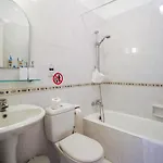 Resitour - Regina Gardens Apartment *