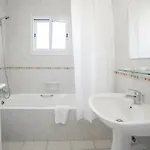 Resitour - Regina Gardens Apartment *