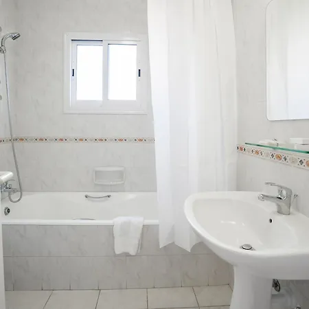 Resitour - Regina Gardens Appartement *