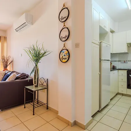 Resitour - Regina Gardens Appartement *