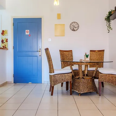 Resitour - Regina Gardens Appartement