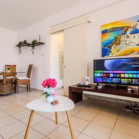Resitour - Regina Gardens Appartement