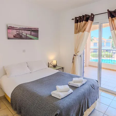 Resitour - Regina Gardens * Paphos