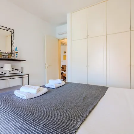 Resitour - Regina Gardens Appartement