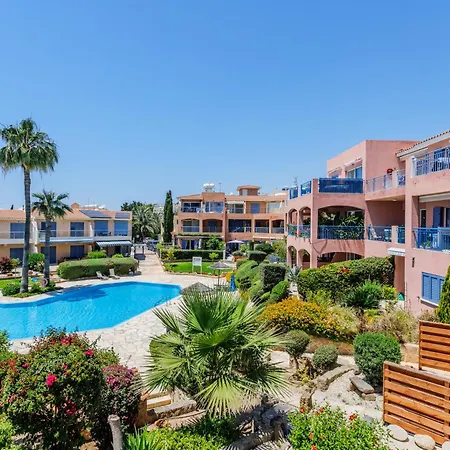 Resitour - Regina Gardens Paphos
