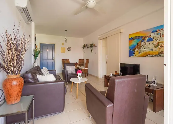 Resitour - Regina Gardens Apartment *