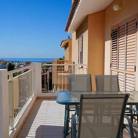 Resitour - Regina Gardens Appartement