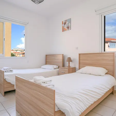 Resitour - Regina Gardens * Paphos